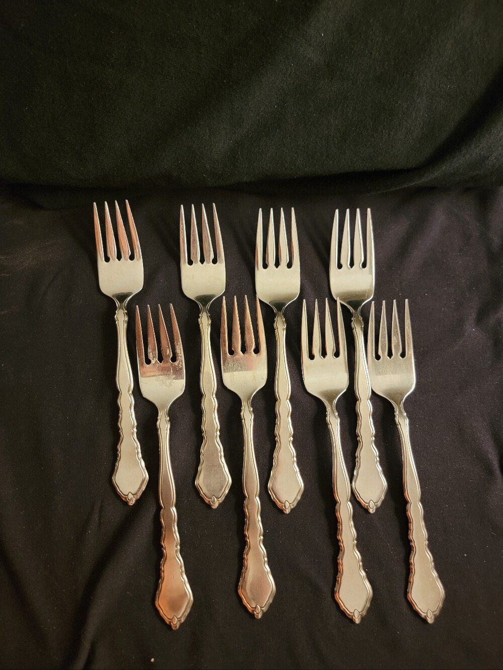 Oneida SATINIQUE set Of 8 Salad Forks